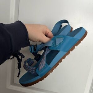 Chaco Women’s 9 Light Blue Lowdown Strappy Sandals
